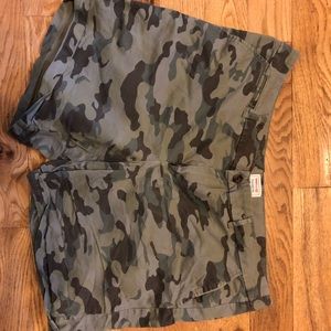 Gap Camo Khakis 18